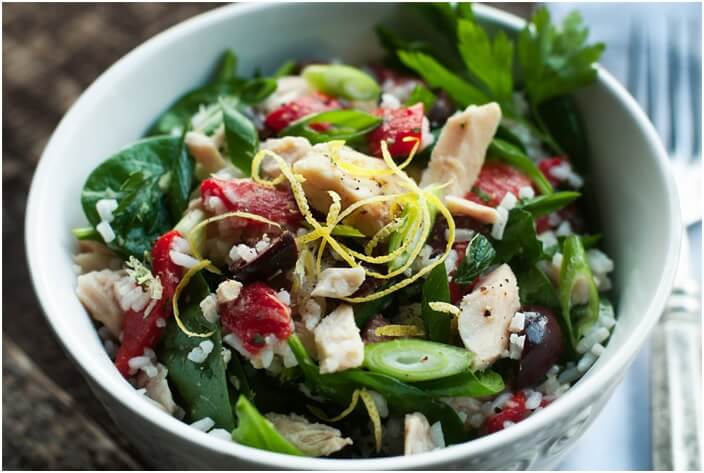 Тунец, шпинат и оливки